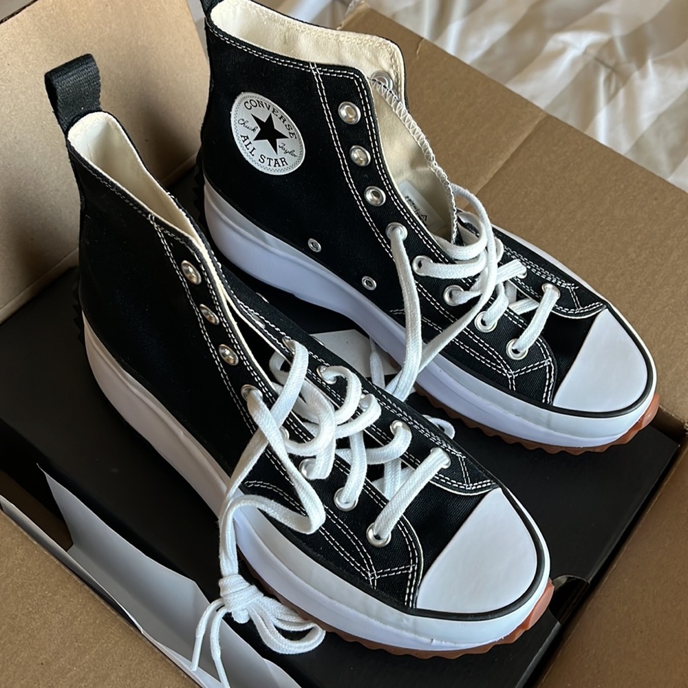 BRAND NEW Converse Run Star Hike (Black/White/Gum)